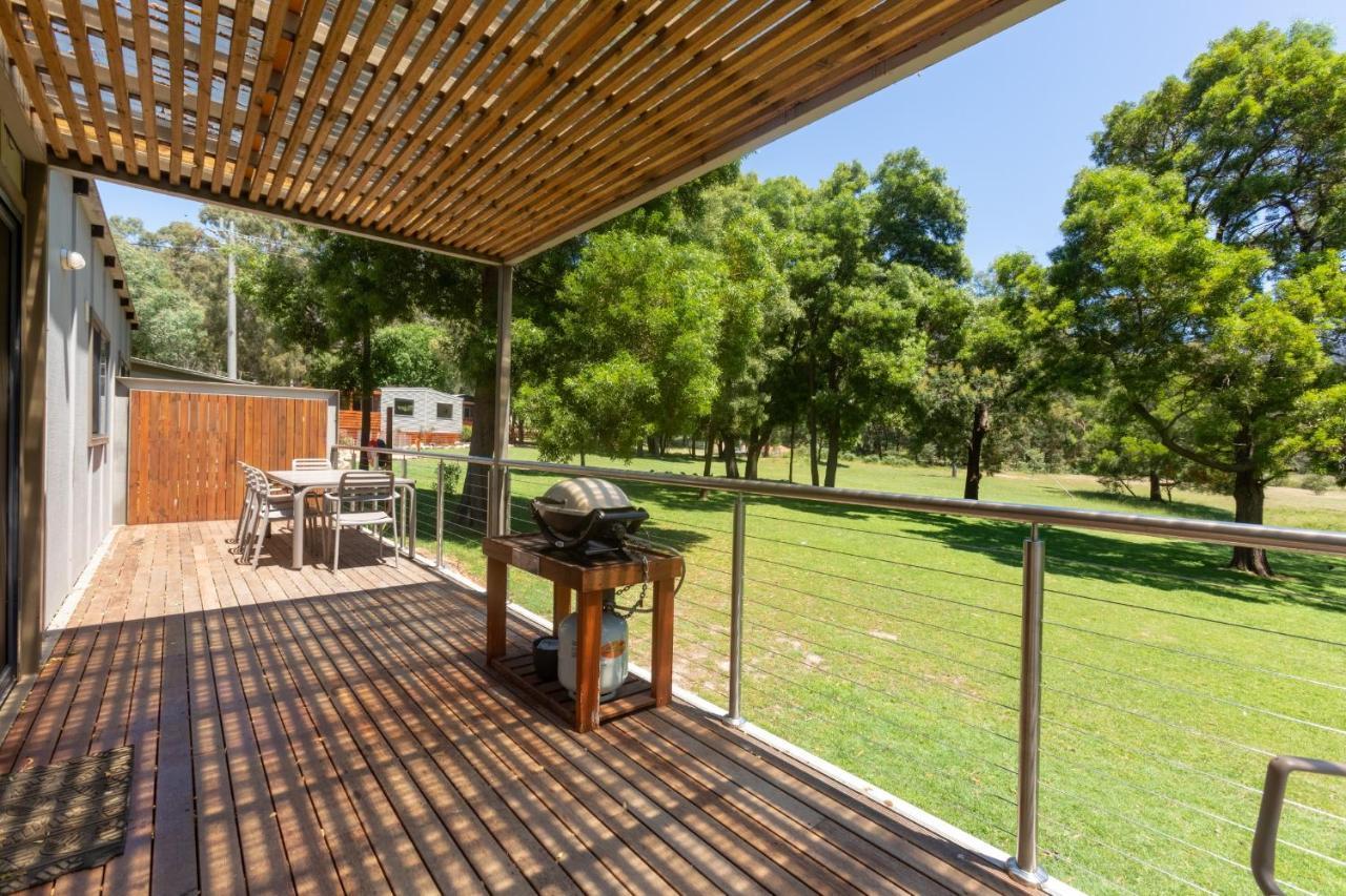 Halls Gap Lakeside Tourist Park Exterior photo